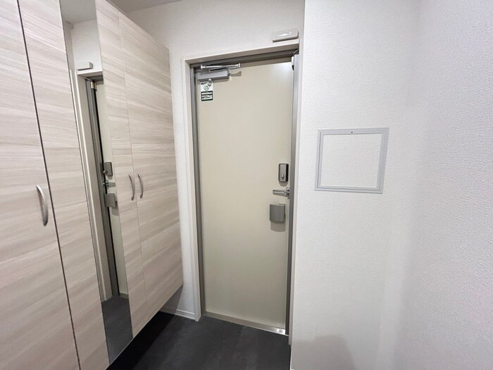 物件内観写真16　(玄関)