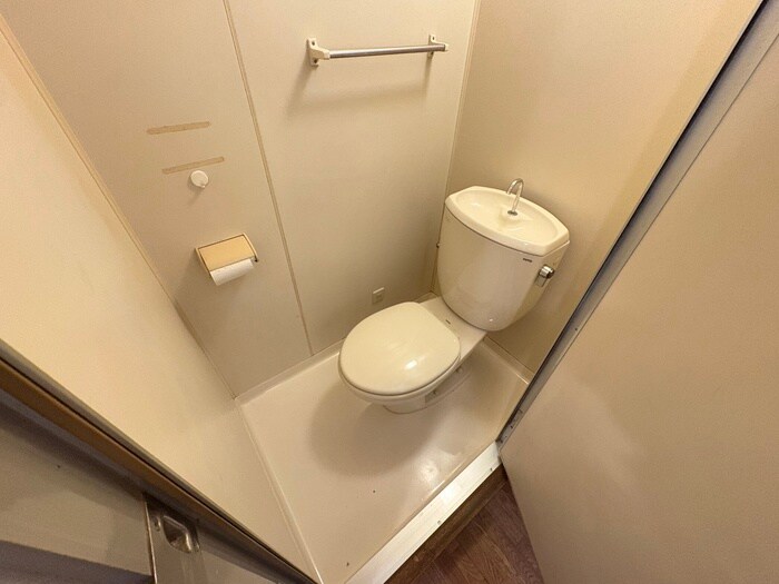 物件内観写真14　(トイレ)