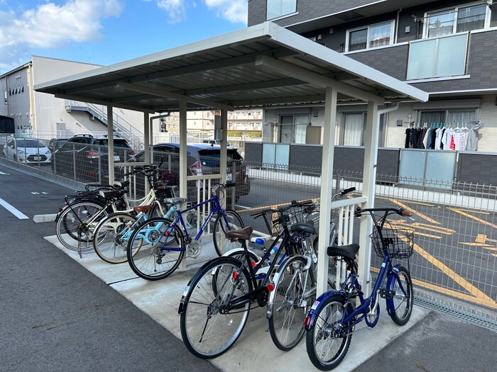 物件外観写真5　(駐輪場)
