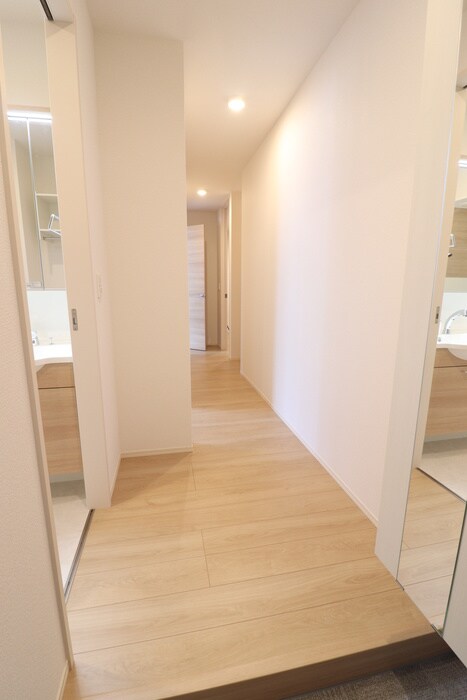 物件内観写真16　(廊下)