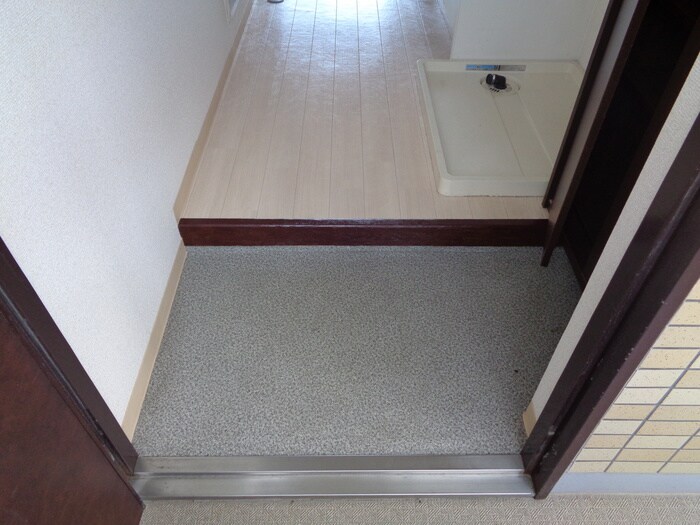 物件内観写真17　(玄関)