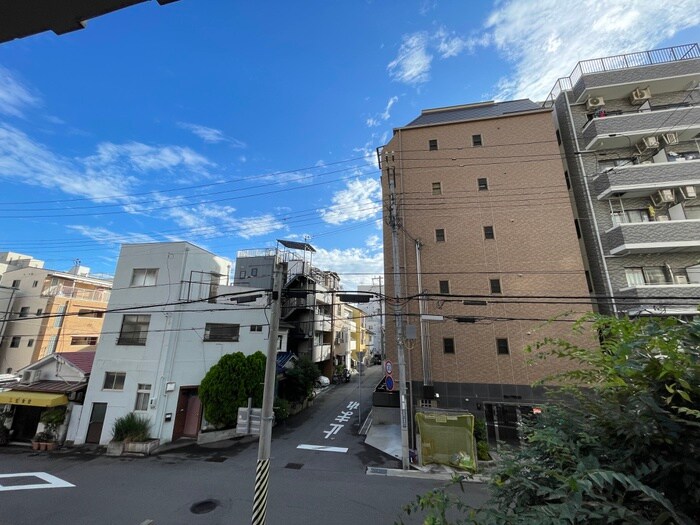 物件内観写真16　(室内からの展望)