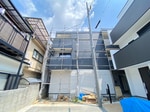 建築中