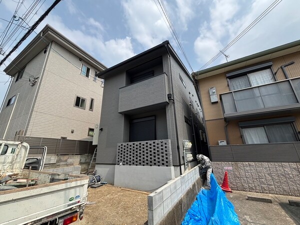 建築中