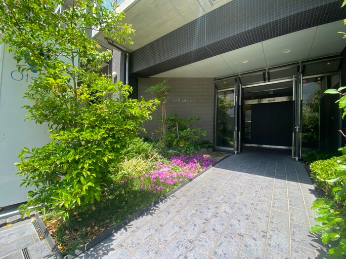 物件外観写真2　(エントランス部分)