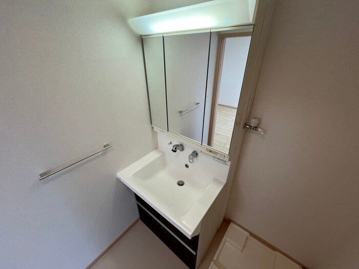 物件内観写真9　(洗面)