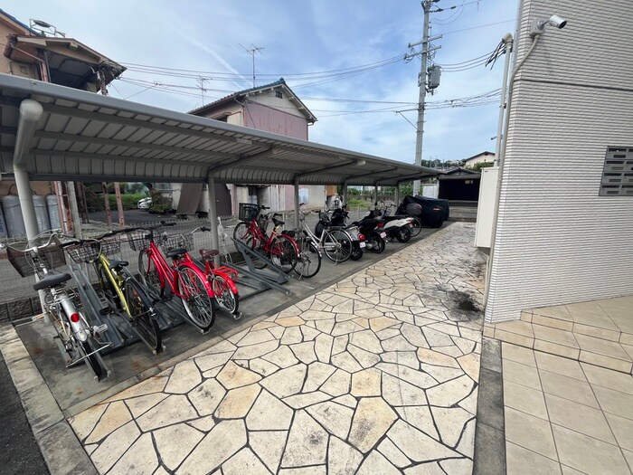 物件外観写真5　(駐輪場)