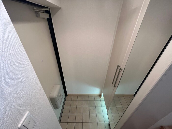 物件内観写真11　(玄関)