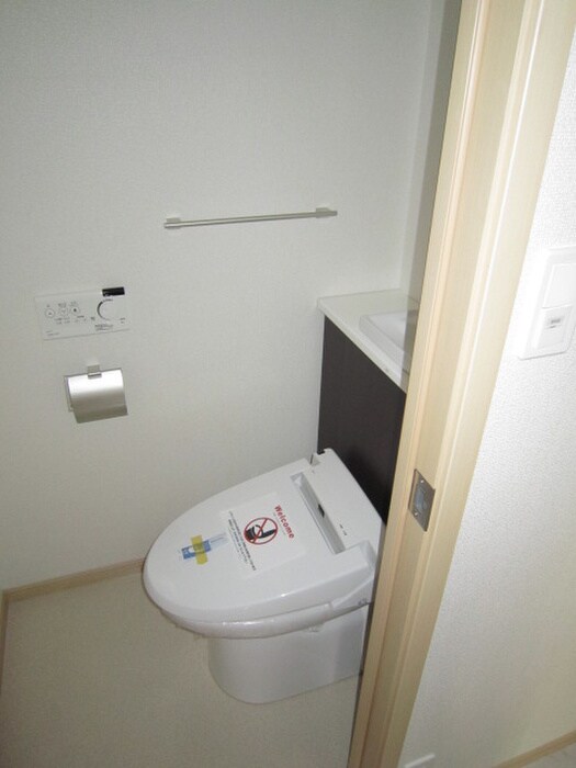 物件内観写真14　(トイレ)