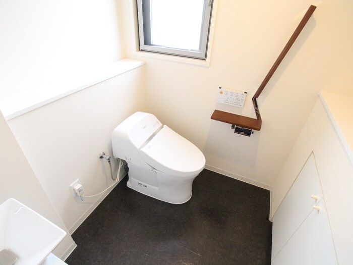 物件内観写真14　(トイレ)