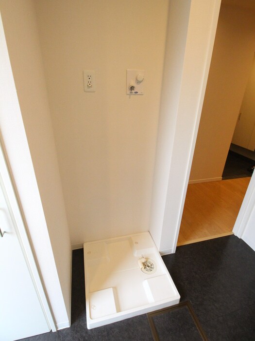 物件内観写真21　(洗濯機置場)