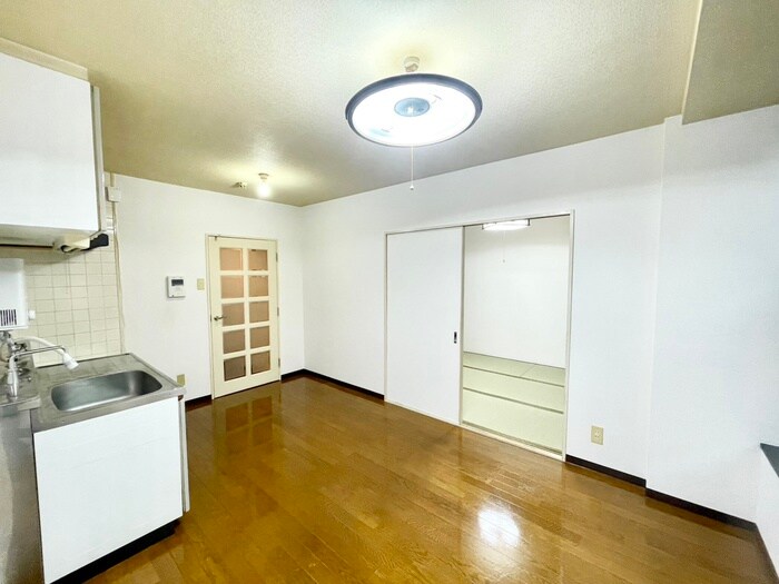 物件内観写真8　(居室)