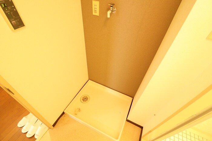 物件内観写真11　(洗濯機置場)