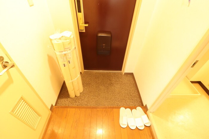 物件内観写真13　(玄関)