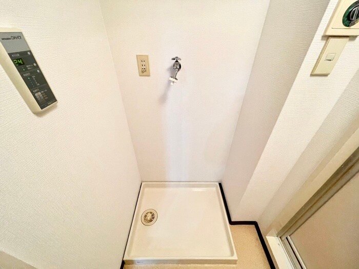 物件内観写真18　(洗濯機置場)