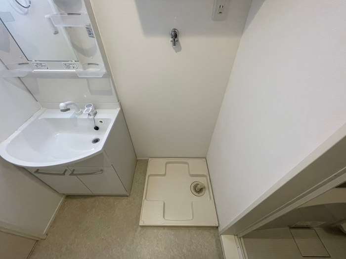 物件内観写真11　(洗濯機置場)