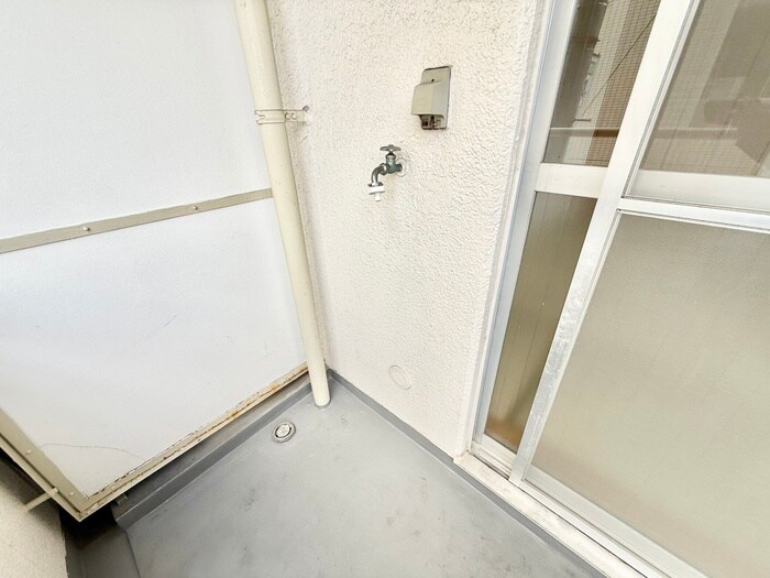 物件内観写真11　(洗濯機置場)