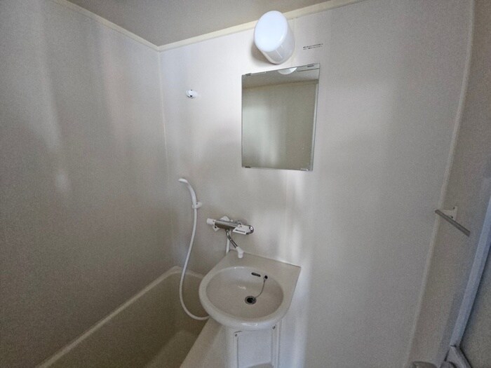 物件内観写真9　(洗面)