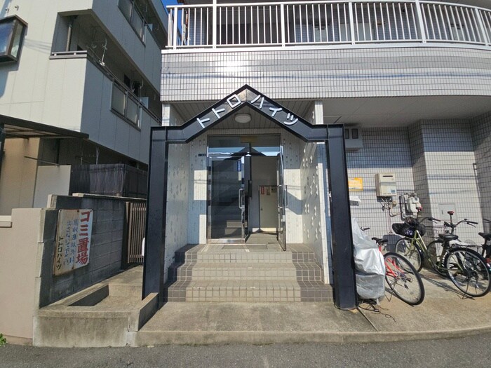 物件外観写真3　(エントランス部分)
