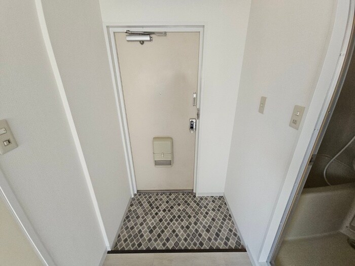 物件内観写真14　(玄関)