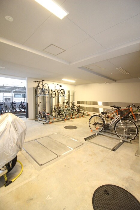 物件外観写真4　(駐輪場)