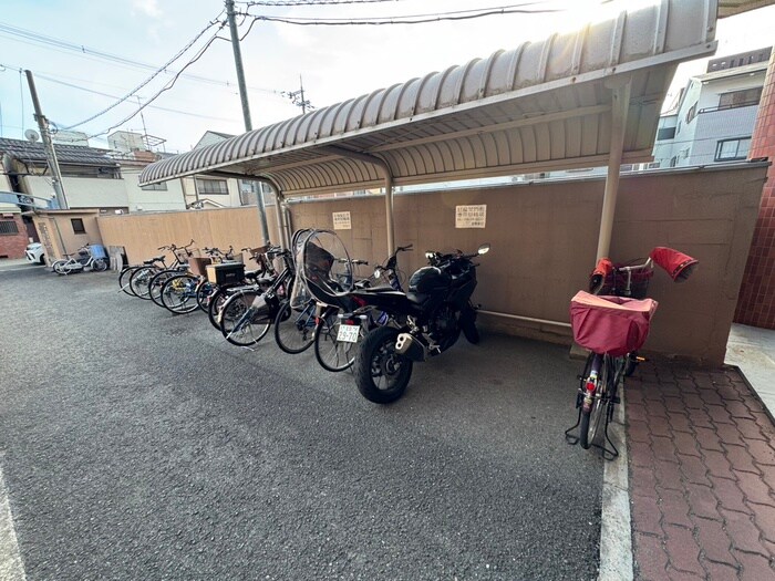 物件外観写真6　(駐輪場)