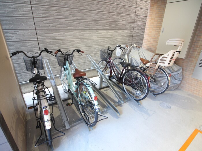 物件外観写真6　(駐輪場)