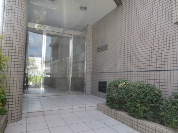 物件外観写真5　(エントランス部分)