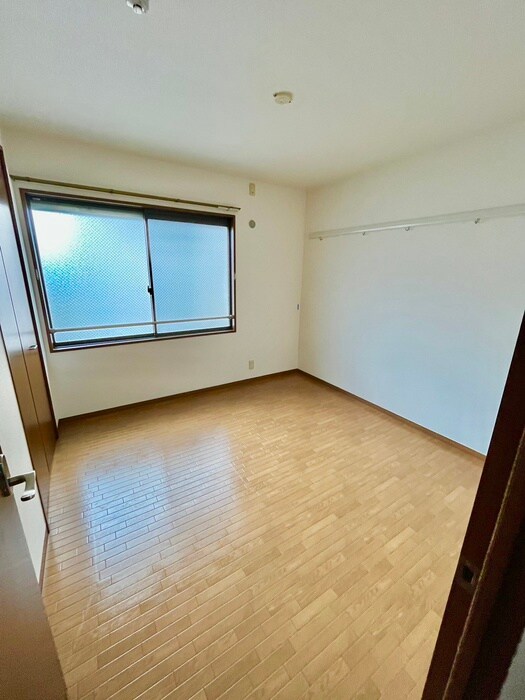 物件内観写真4　(居室)