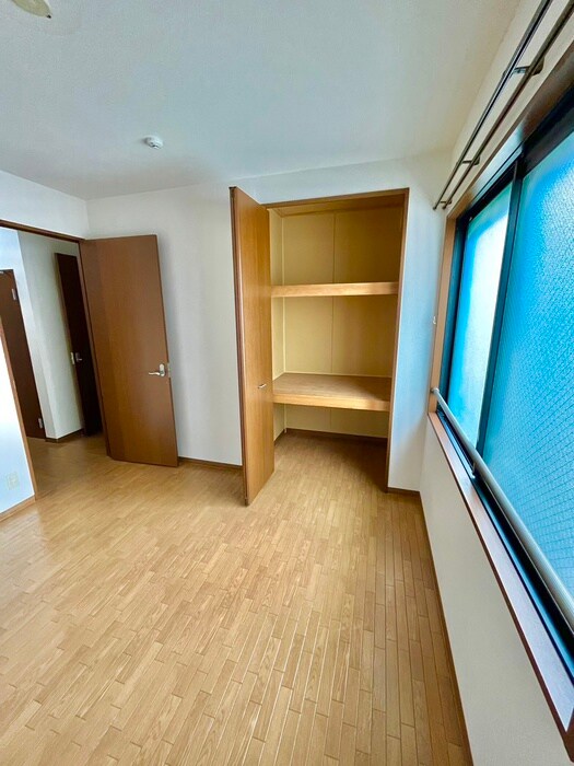 物件内観写真5　(収納)