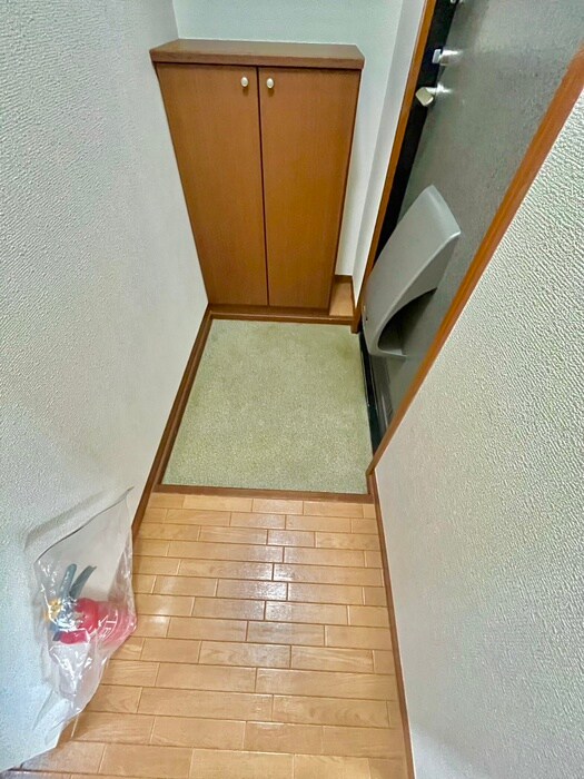 物件内観写真13　(玄関)