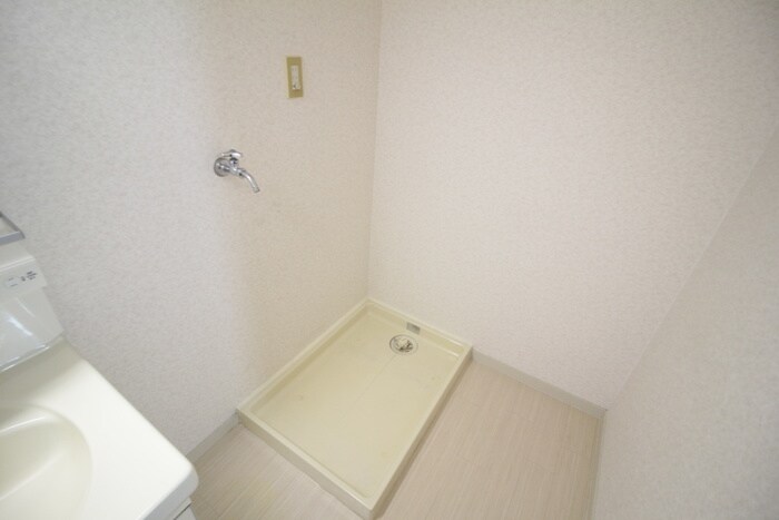 物件内観写真13　(洗濯機置場)