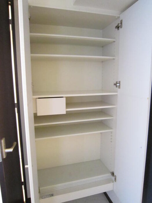 物件内観写真7　(靴箱)