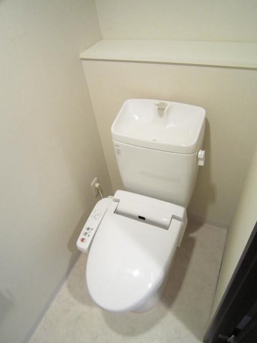 物件内観写真8　(トイレ)