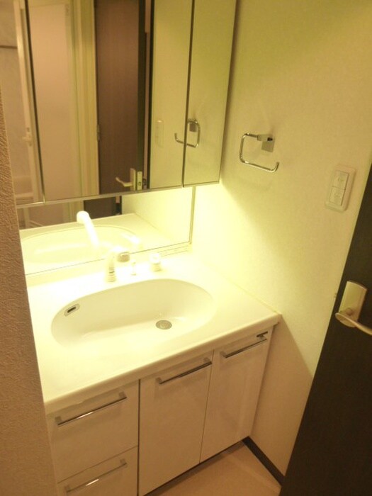 物件内観写真9　(洗面)