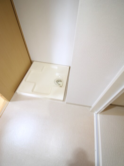 物件内観写真9　(洗濯機置場)