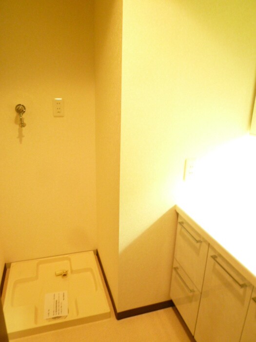 物件内観写真11　(洗濯機置場)