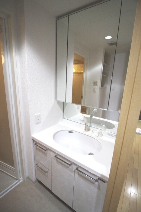 物件内観写真11　(洗面)