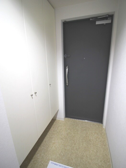 物件内観写真12　(玄関)