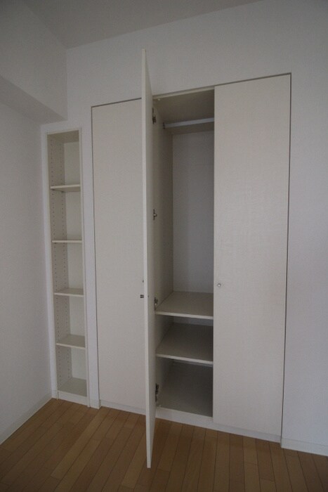 物件内観写真16　(収納)