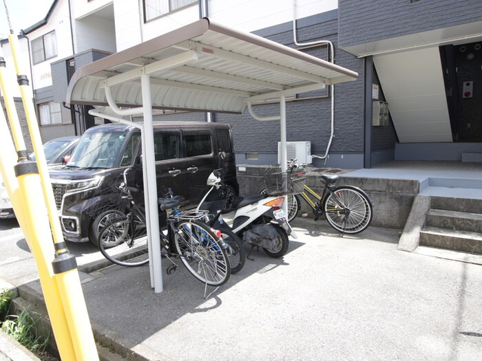 物件外観写真6　(駐輪場)