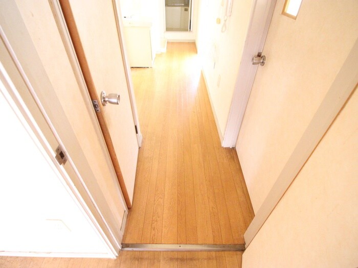 物件内観写真17　(廊下)