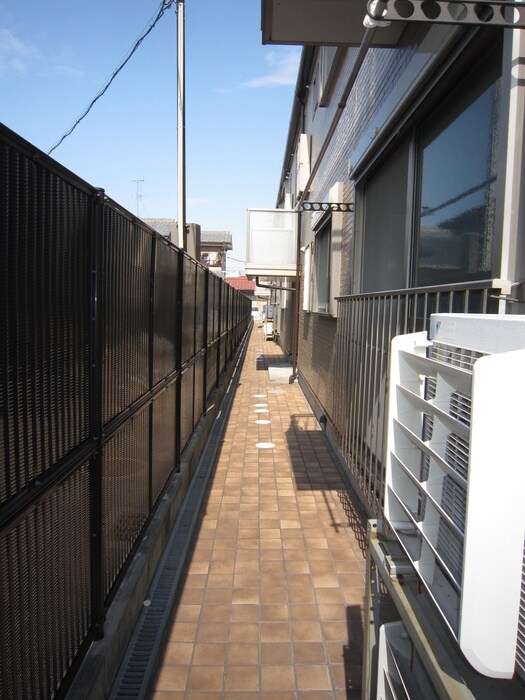 物件外観写真5　(エントランス部分)