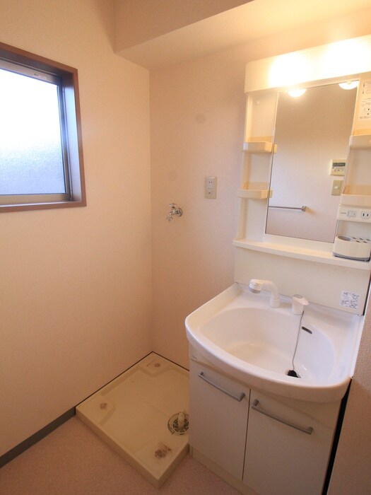 物件内観写真19　(洗濯機置場)