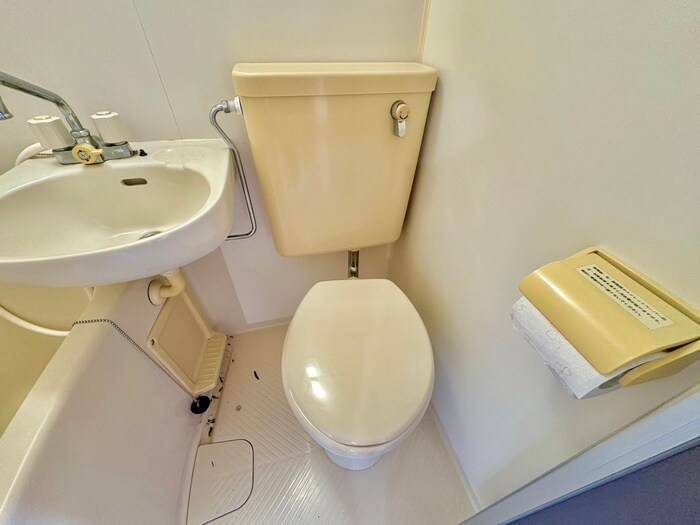 物件内観写真8　(トイレ)