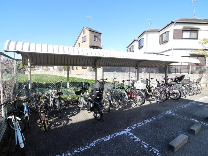 物件外観写真5　(駐輪場)