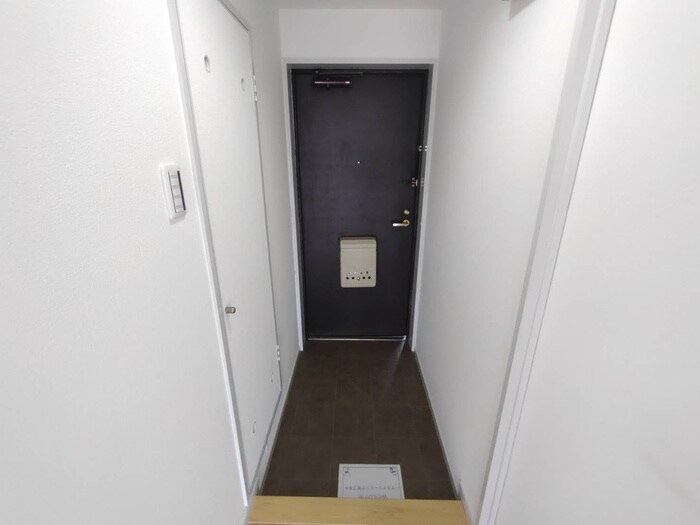 物件内観写真16　(玄関)