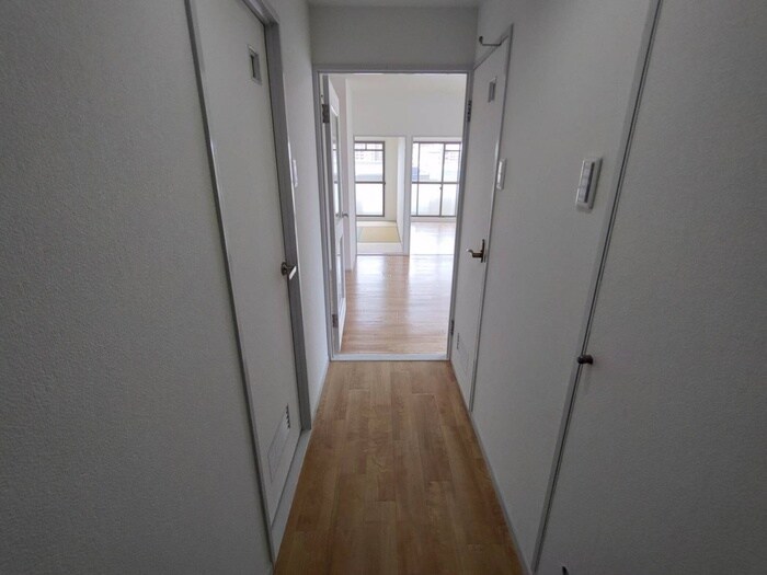 物件内観写真17　(廊下)