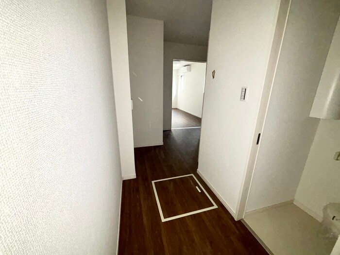 物件内観写真19　(廊下)