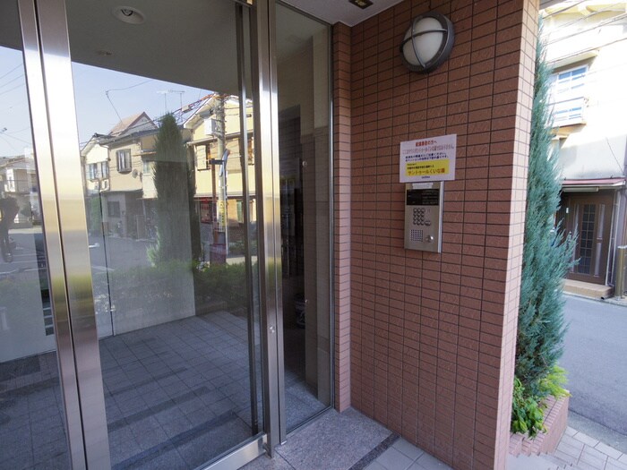 物件外観写真4　(エントランス部分)
